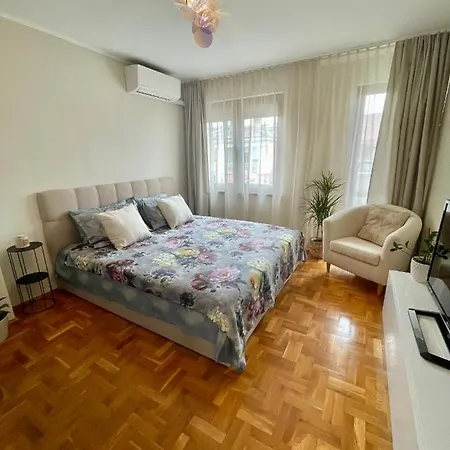 Апартамент Casa Carina Варна