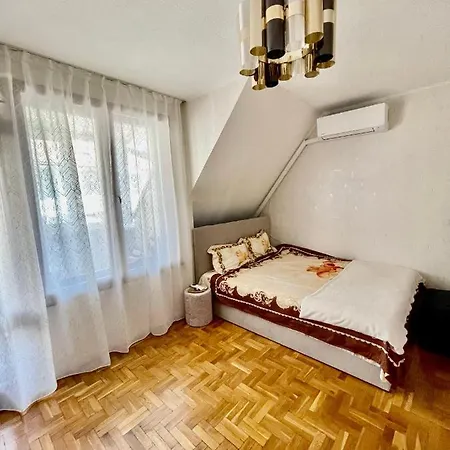 Апартамент Casa Carina *